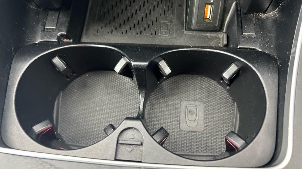 Rear Armrest/ Cup Holder