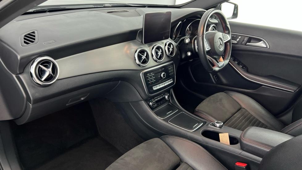 used-2019-black-mercedes-benz-gla-gla-200-amg-line-edition-plus-5dr