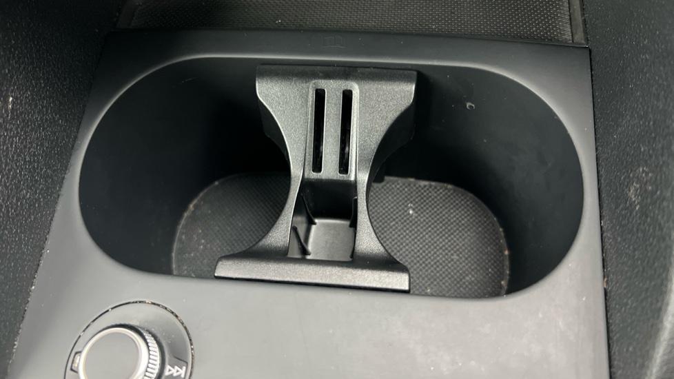 Rear Armrest/ Cup Holder