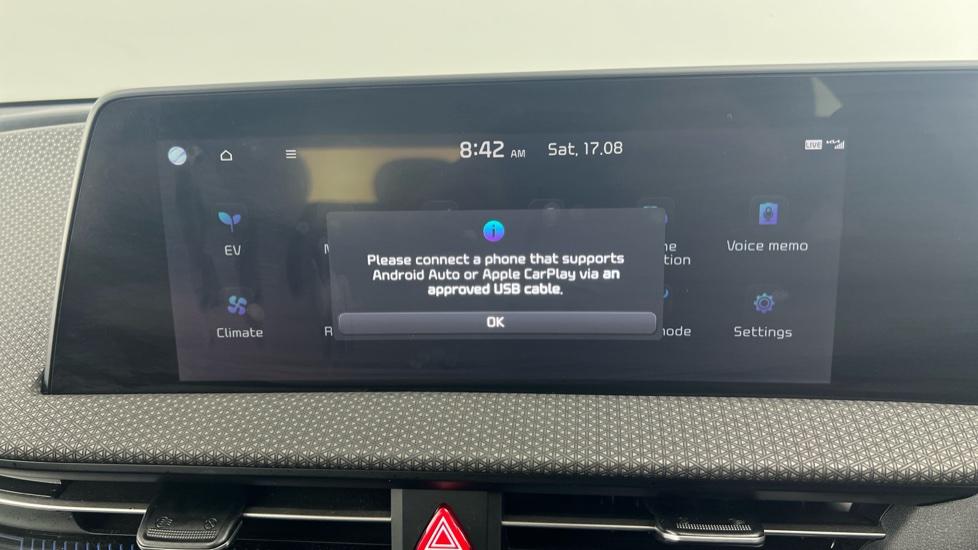 Apple Car Play & Android Auto