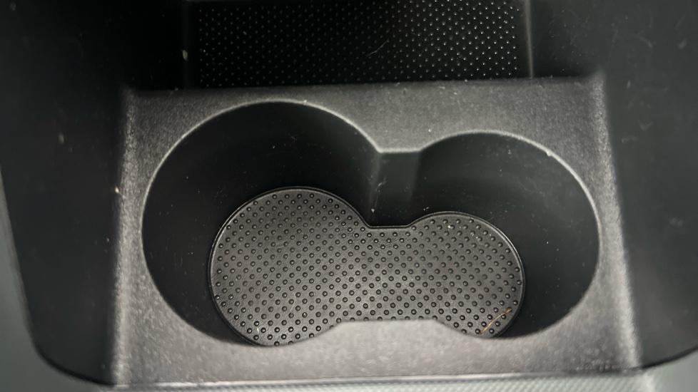 Rear Armrest/ Cup Holder