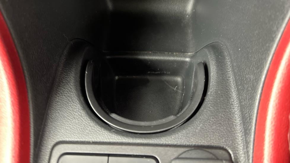 Rear Armrest/ Cup Holder