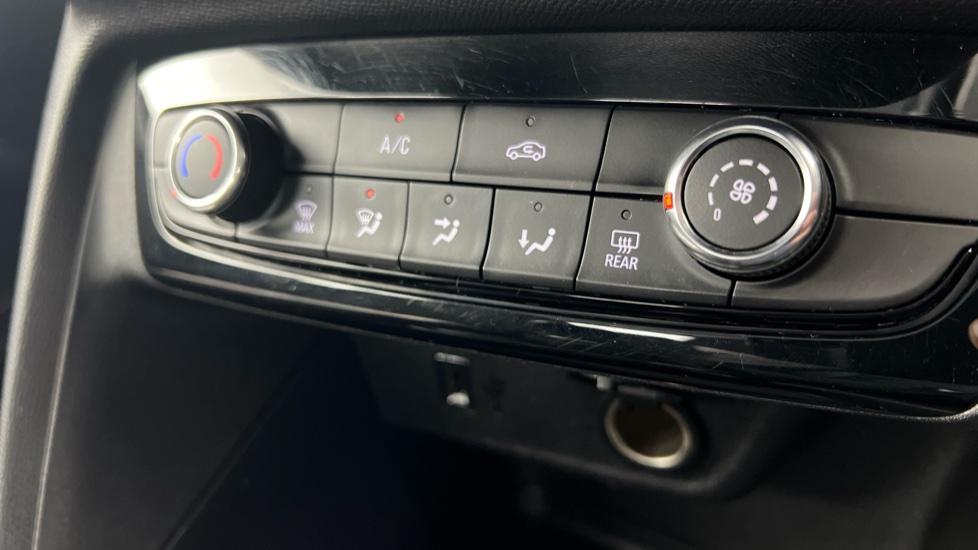 air conditioning and dual climate control 