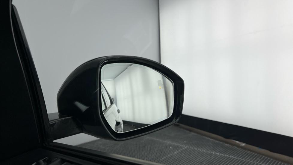 Blind spot monitoring system 