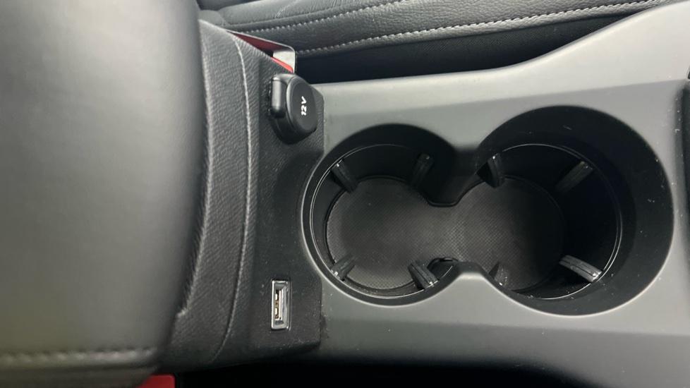 Rear Armrest/ Cup Holder