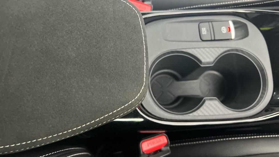 Rear Armrest/ Cup Holder