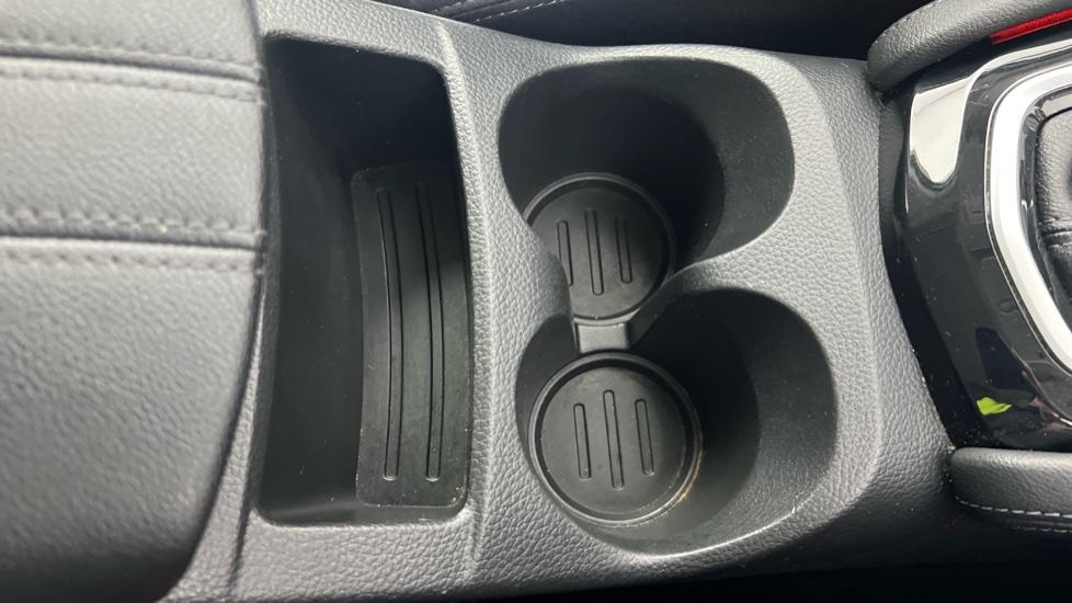 Rear Armrest/ Cup Holder