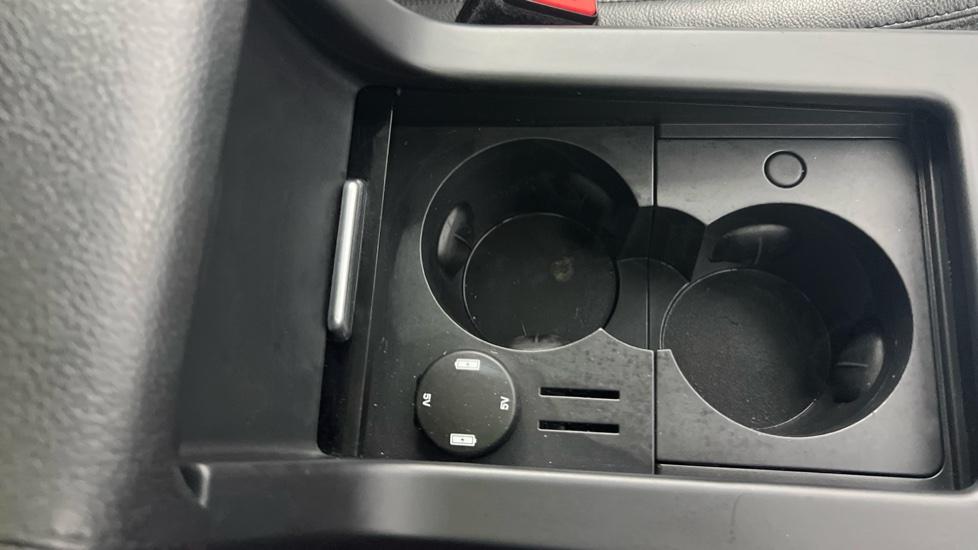 Rear Armrest/ Cup Holder