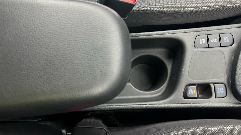 Rear Armrest/ Cup Holder