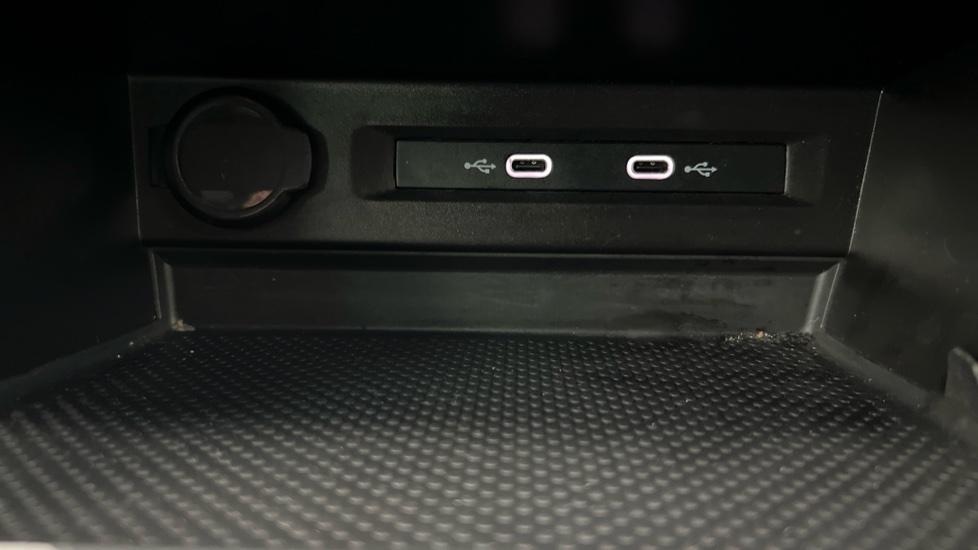 USB C Connection 