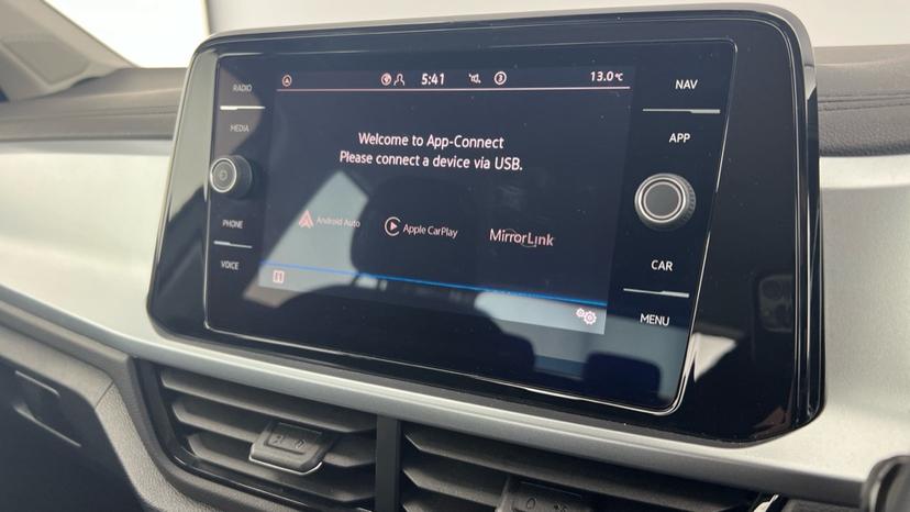 Apple Car Play & Android Auto