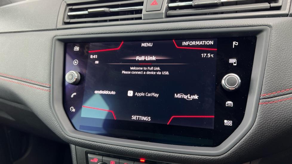 Apple Car Play & Android Auto