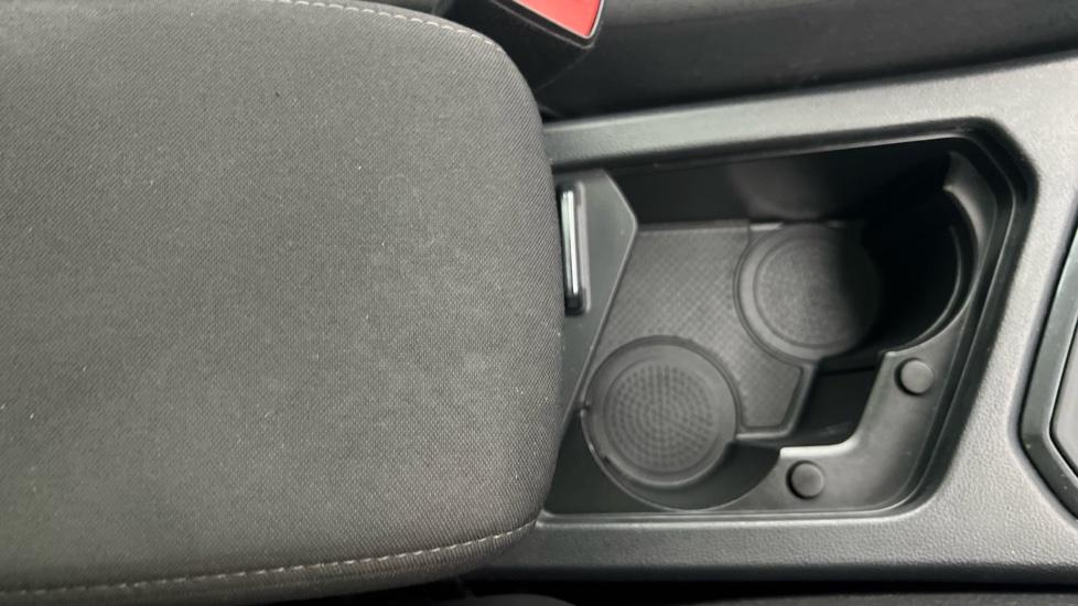 Rear Armrest/ Cup Holder