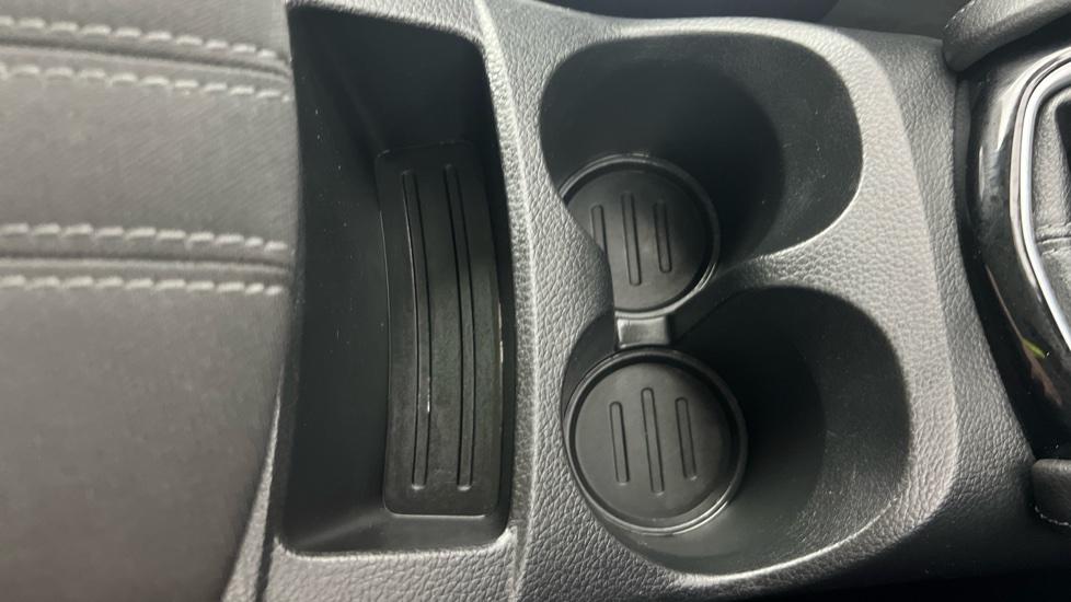 Rear Armrest/ Cup Holder