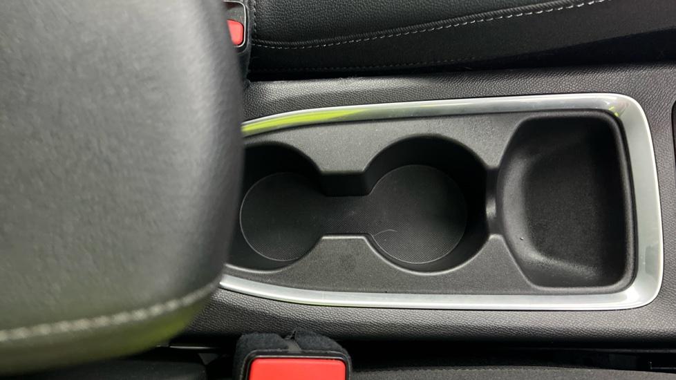 Rear Armrest/ Cup Holder