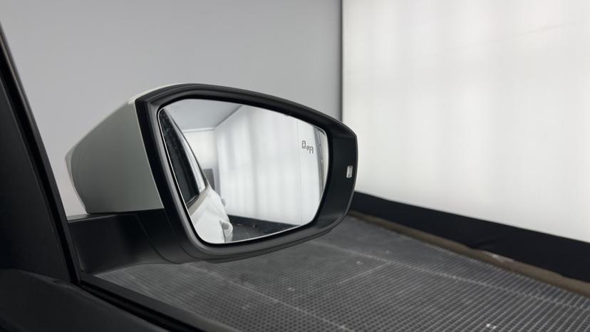 Blind spot monitoring system 