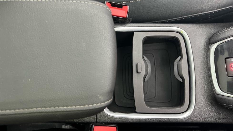 Rear Armrest/ Cup Holder