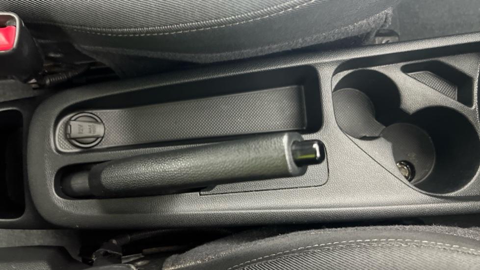 Rear Armrest/ Cup Holder