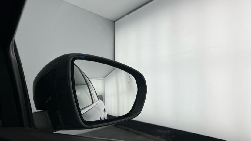 Blind spot monitoring system 