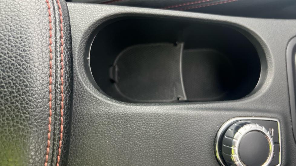 Rear Armrest/ Cup Holder