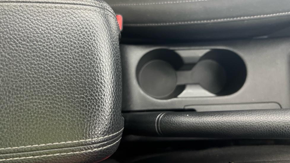 Rear Armrest/ Cup Holder