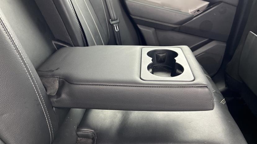 Rear Armrest/ Cup Holder