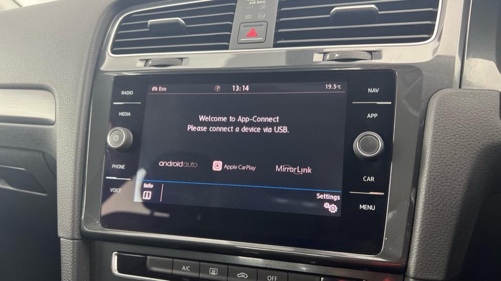 Apple Car Play & Android Auto