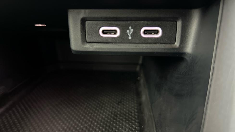 USB C Connection 