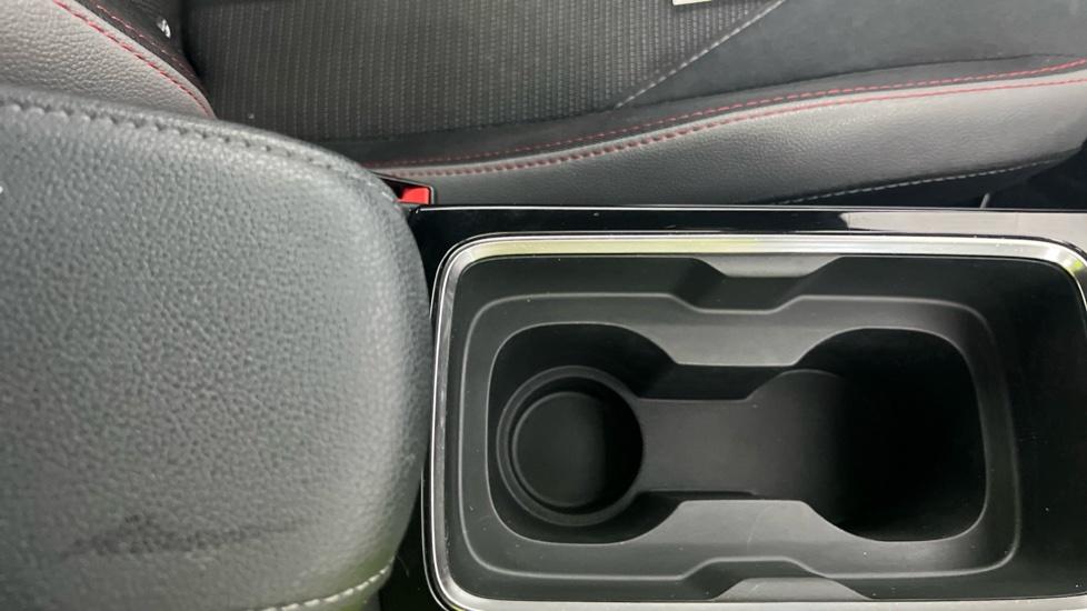 Rear Armrest/ Cup Holder