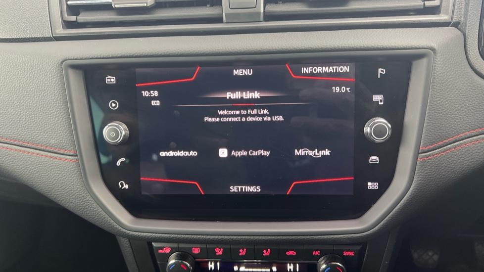 Apple Car Play & Android Auto