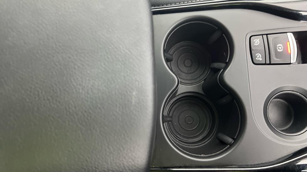 Rear Armrest/ Cup Holder