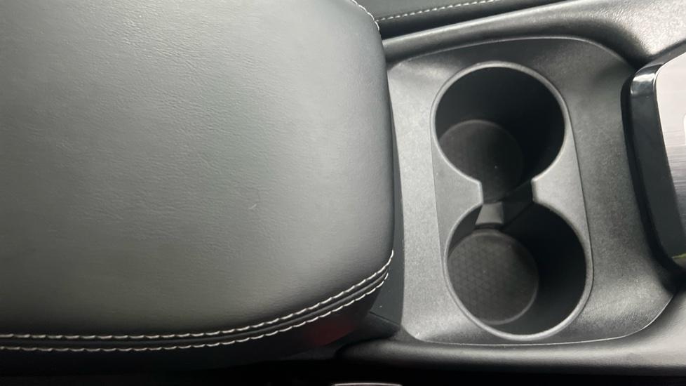 Rear Armrest/ Cup Holder