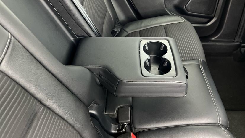 Rear Armrest/ Cup Holder