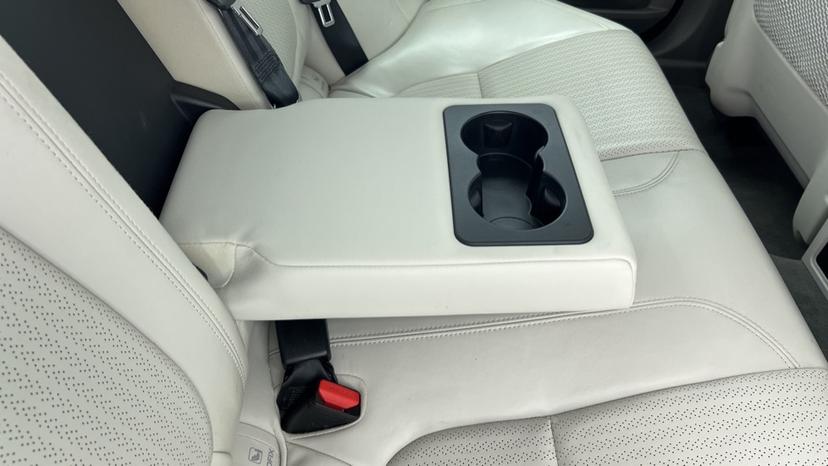 Rear Armrest/ Cup Holder