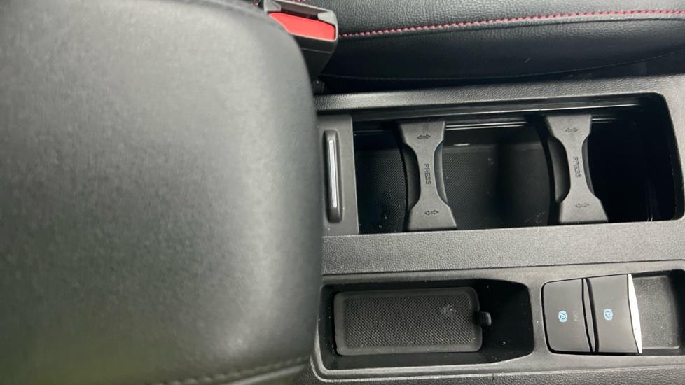 Rear Armrest/ Cup Holder