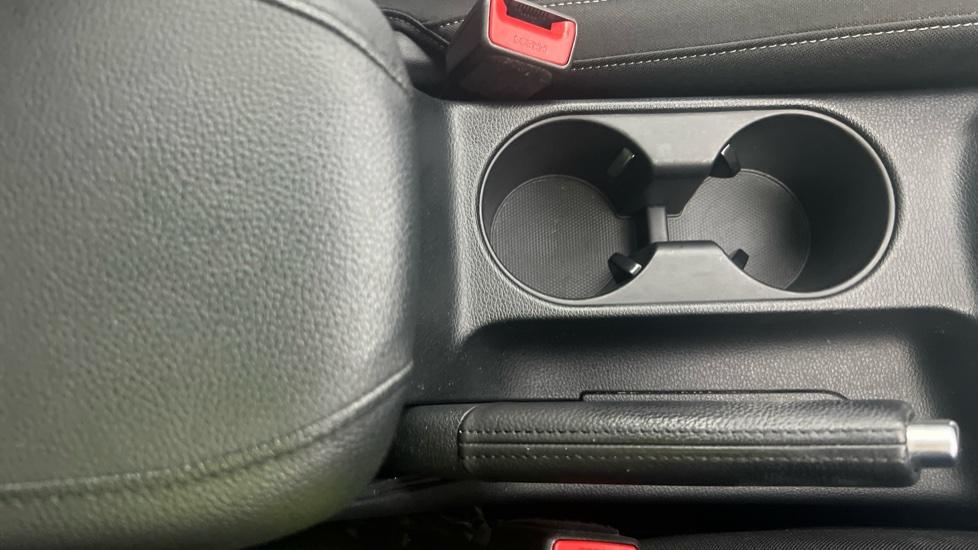 Rear Armrest/ Cup Holder