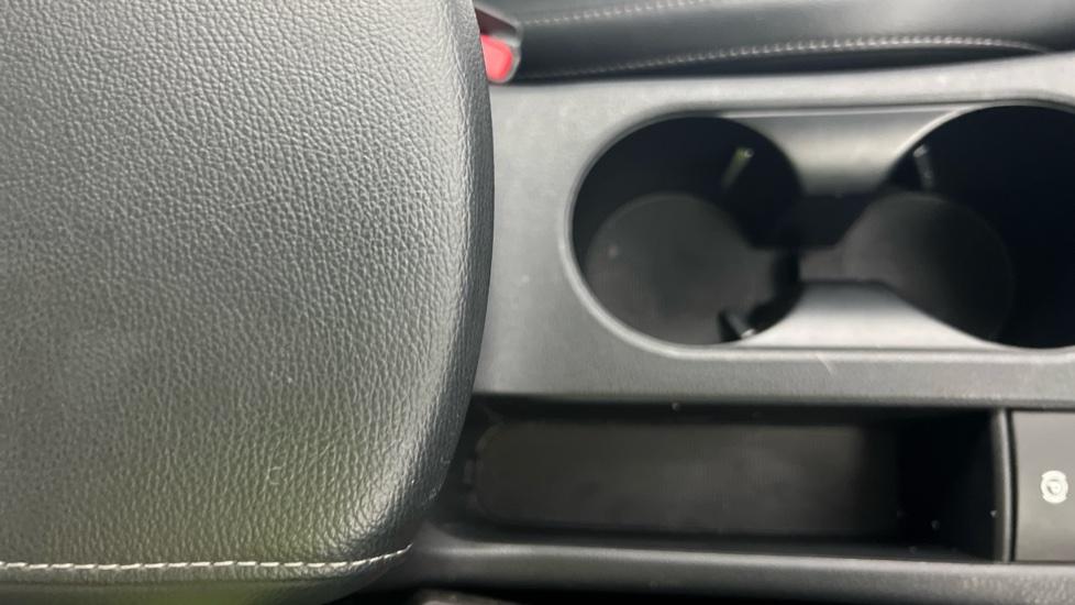 Rear Armrest/ Cup Holder