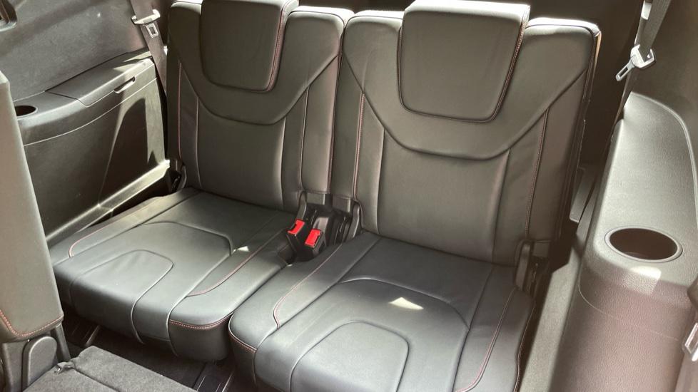 2 Additional Rear Seats 