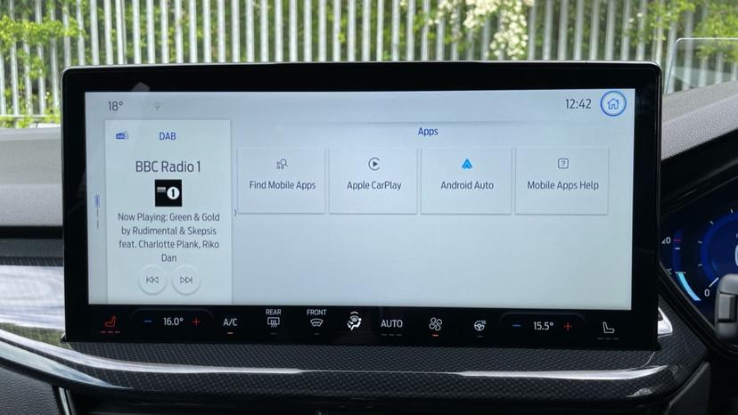 Apple Car Play & Android Auto