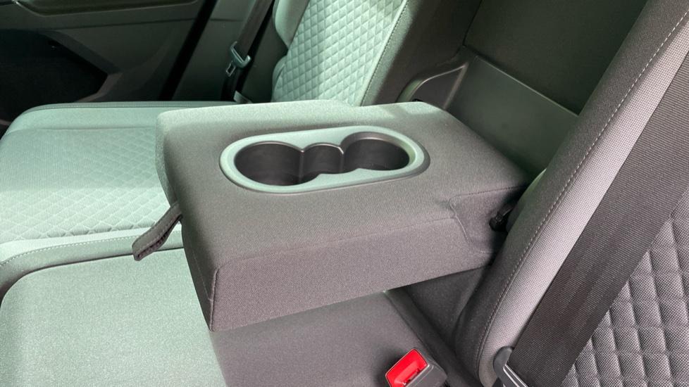 Rear Armrest/ Cup Holder