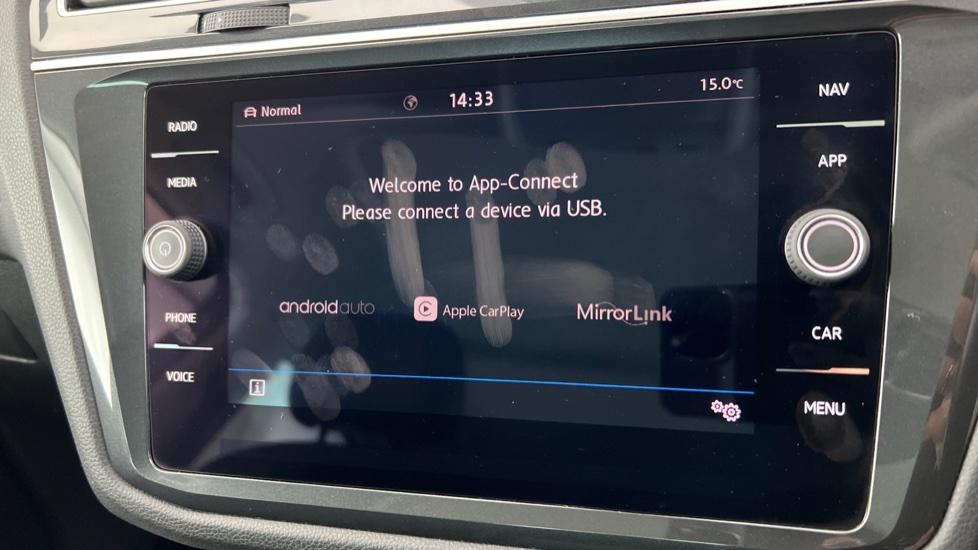 Apple Car Play & Android Auto