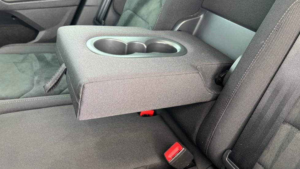 Rear Armrest/ Cup Holder