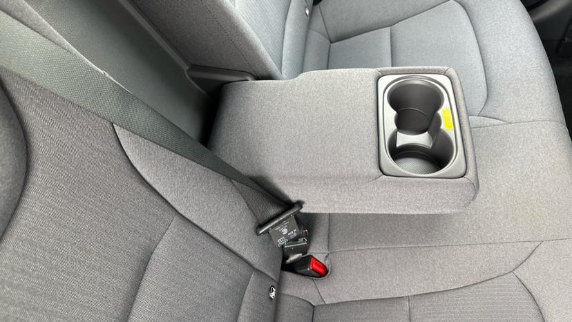 Rear Armrest/ Cup Holder