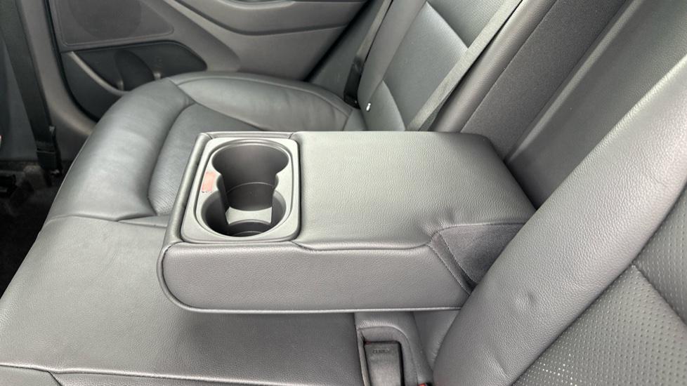 Rear Armrest/ Cup Holder