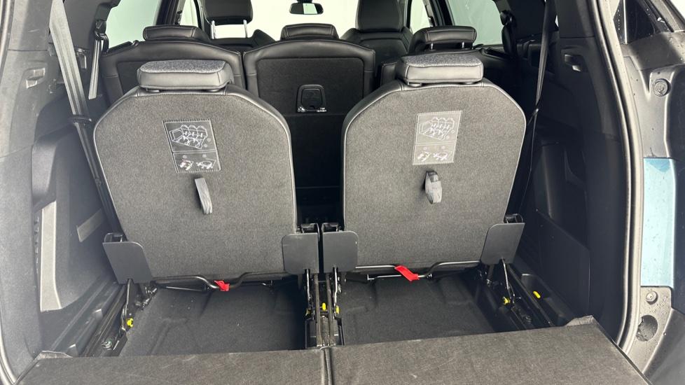 Double rear seats