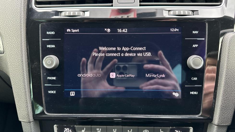 Apple Car Play & Android Auto