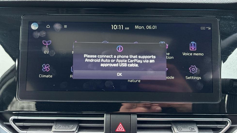 Apple Car Play & Android Auto