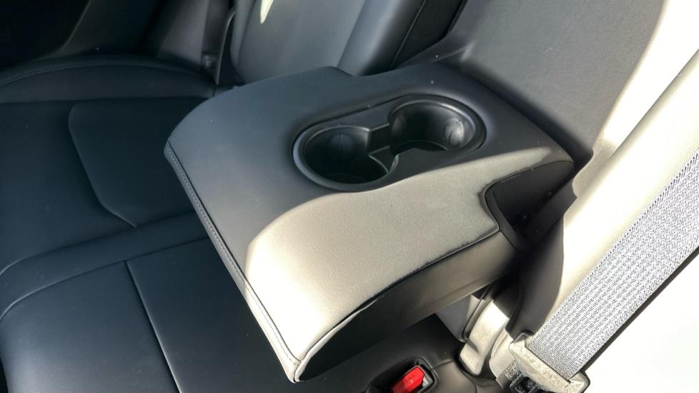 Rear Armrest/ Cup Holder