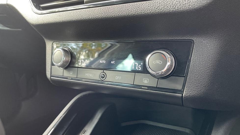 Dual Zone Climate Control 