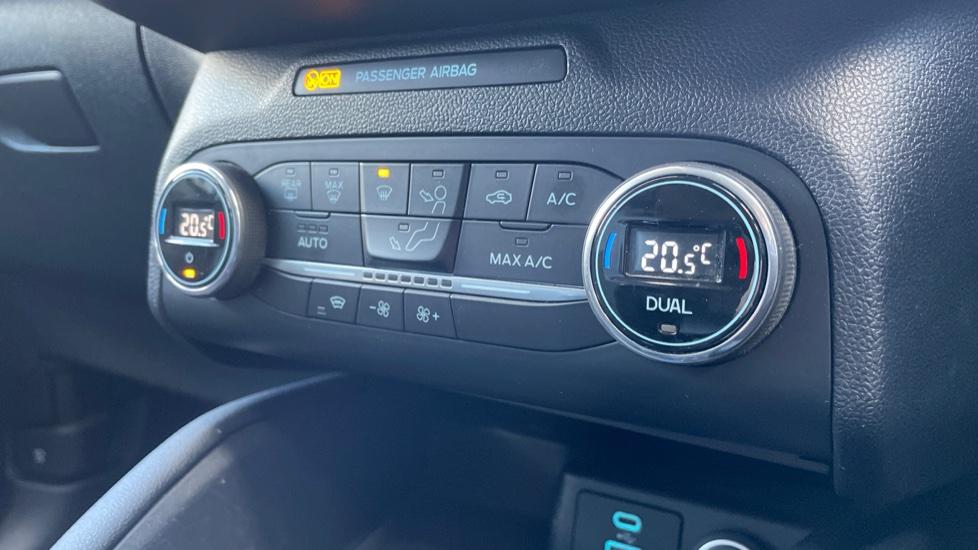 Dual Zone Climate Control 